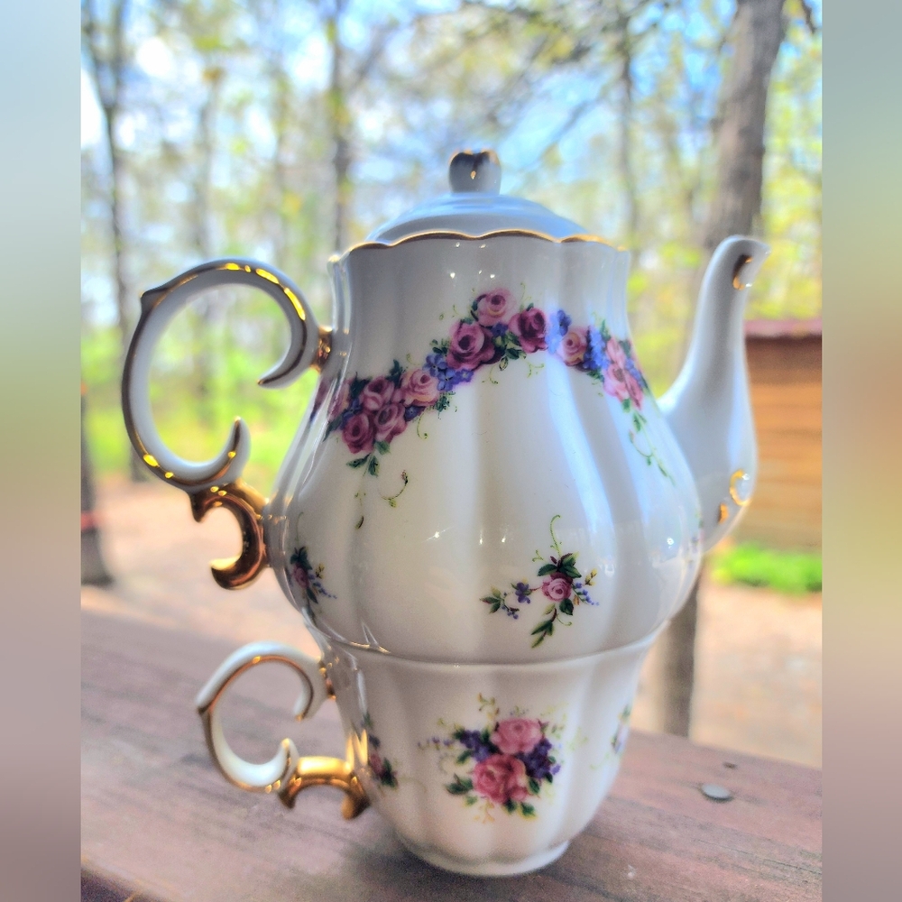 Elegant White Porcelain Teapot and Cup Set with Pink Rose Pattern